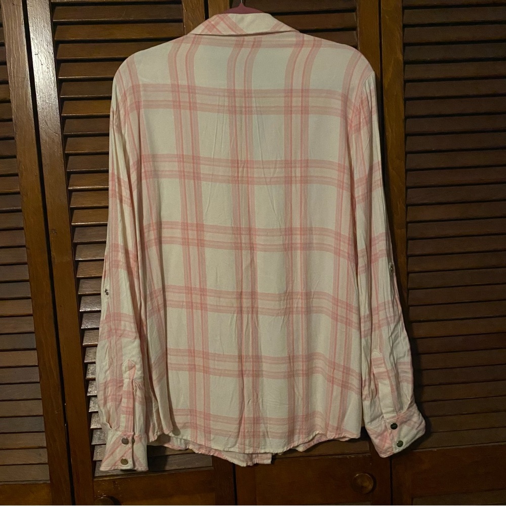 Women’s pink plaid long sleeve top - Picture 2 of 4